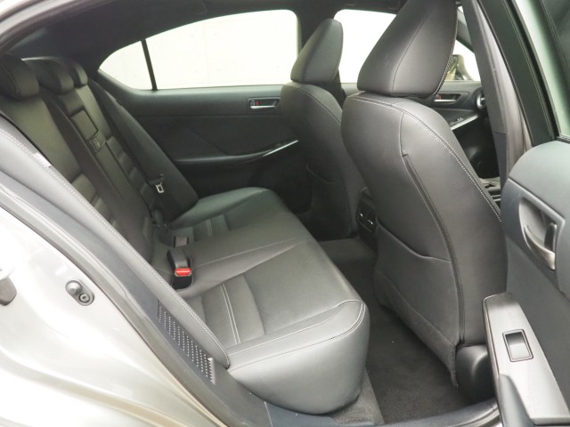 レクサス IS300h バージョンL