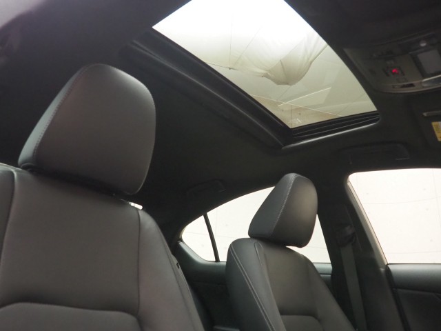 レクサス IS300h バージョンL