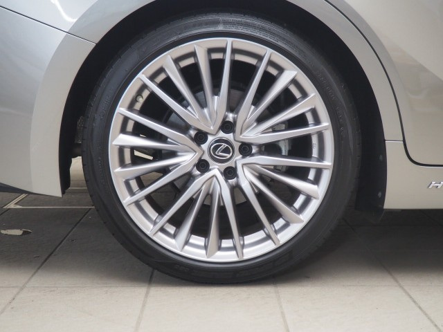 レクサス IS300h バージョンL