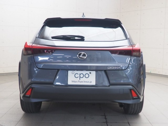 レクサス UX250h バージョンL