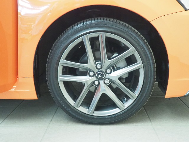 レクサス CT200h Fスポーツ