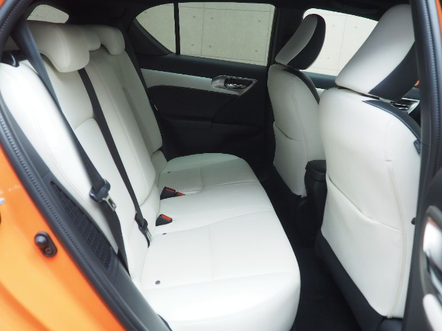 レクサス CT200h Fスポーツ