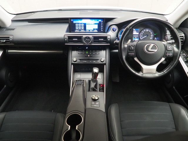 レクサス IS300h ヒョウジュン