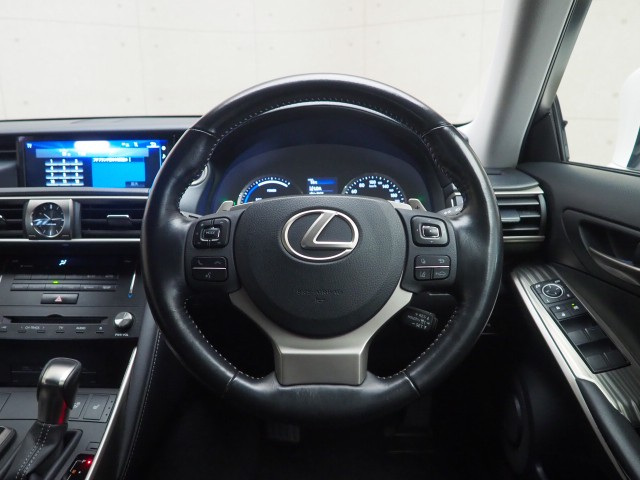 レクサス IS300h ヒョウジュン