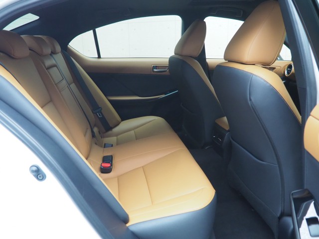 レクサス IS300 ヒョウジュン