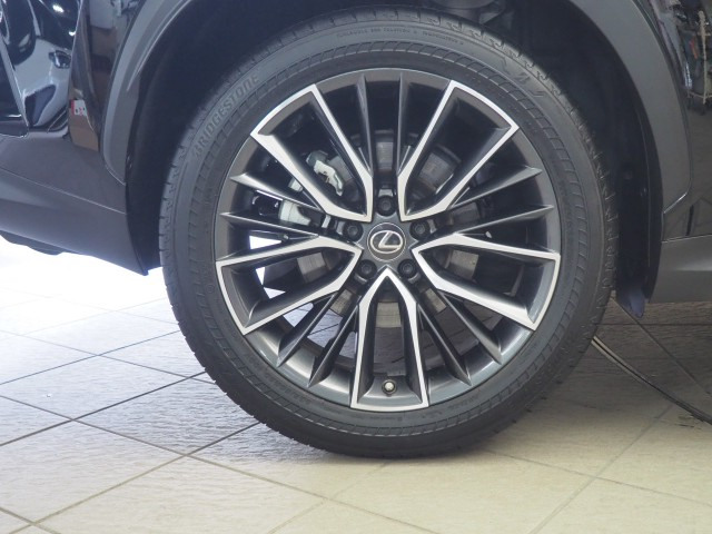 レクサス NX250 ヒョウジュンシャ