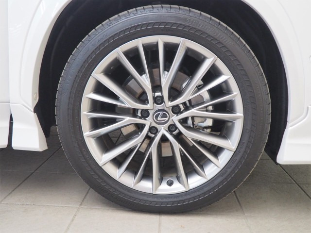 レクサス NX450h+ バージョンL