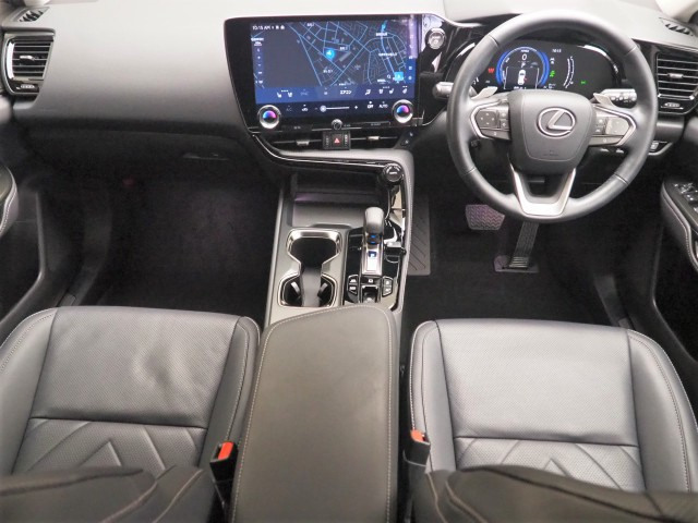 レクサス NX450h+ バージョンL
