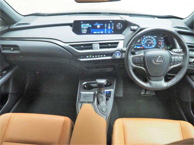 レクサス UX250h バージョンC