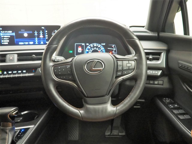 レクサス UX250h バージョンC