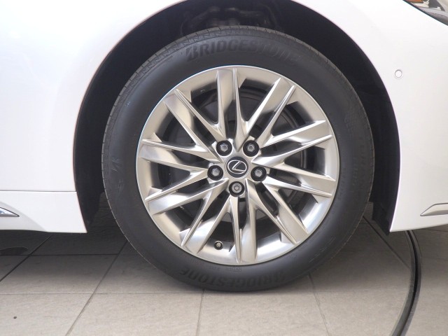 レクサス LS500h エグゼクティブ