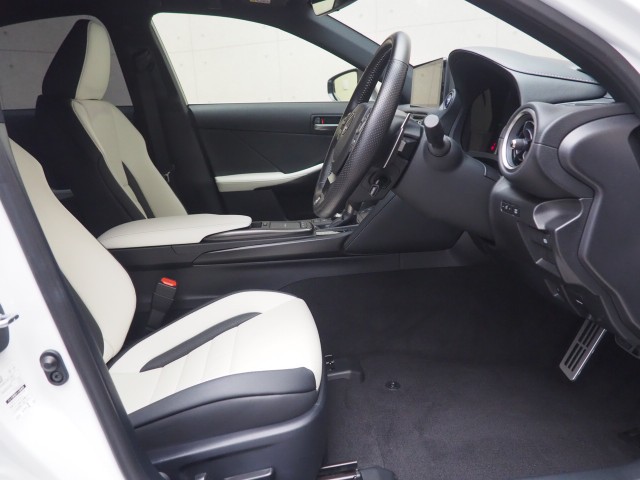 レクサス IS300h Fスポーツ