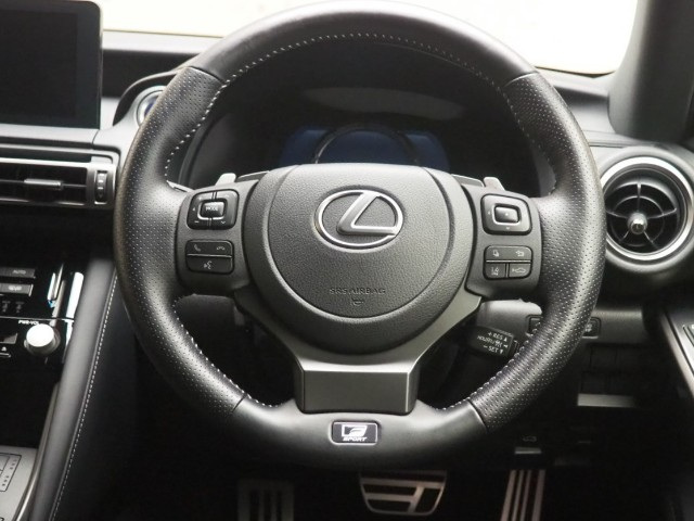 レクサス IS300h Fスポーツ