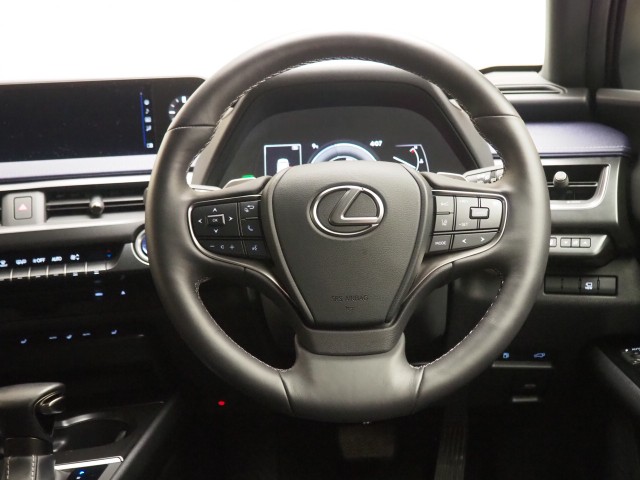 レクサス UX250h アーバンエレガンス