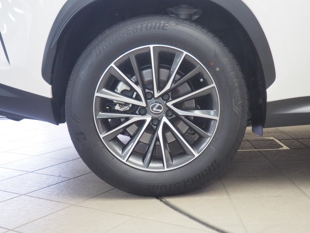 レクサス NX350h ヒョウジュンシャ