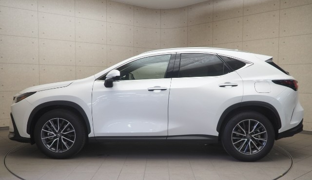 レクサス NX350h ヒョウジュンシャ