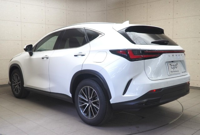レクサス NX350h ヒョウジュンシャ