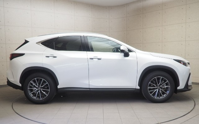 レクサス NX350h ヒョウジュンシャ