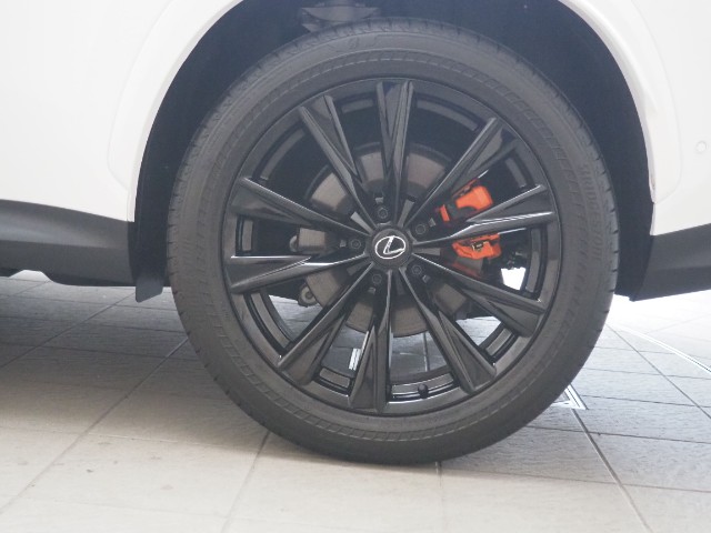 レクサス NX450h+ Fスポーツ