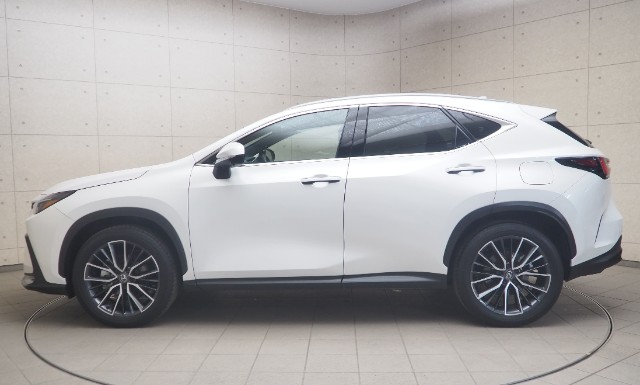 レクサス NX350h ヒョウジュンシャ