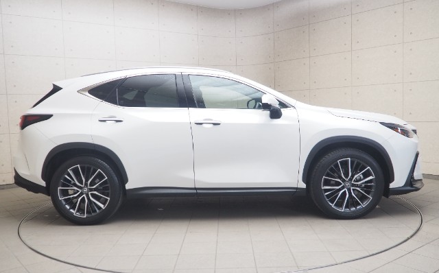 レクサス NX350h ヒョウジュンシャ