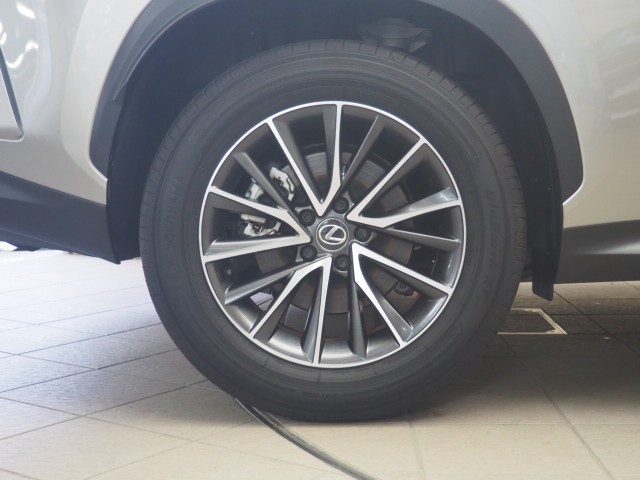 レクサス NX350h ヒョウジュンシャ
