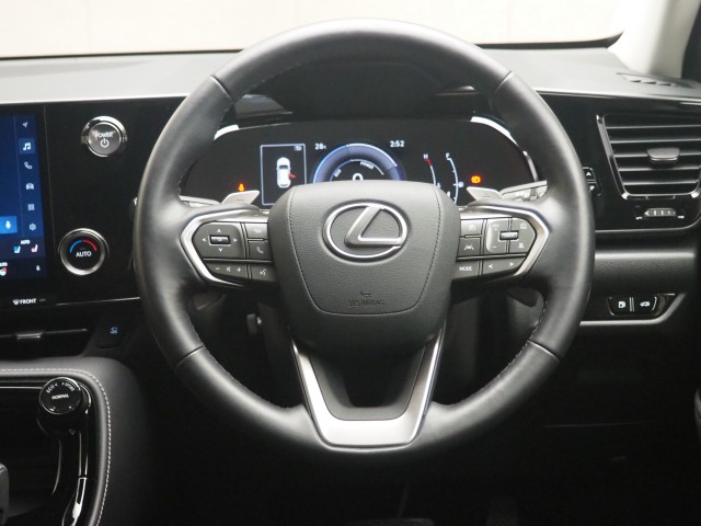 レクサス NX350h ヒョウジュンシャ