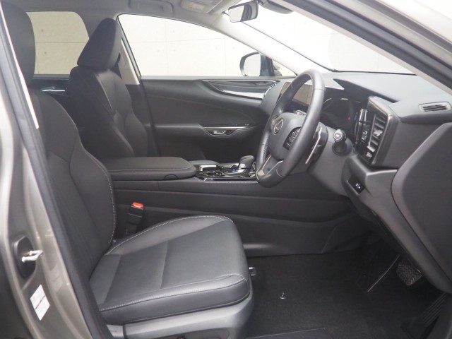 レクサス NX350h ヒョウジュンシャ