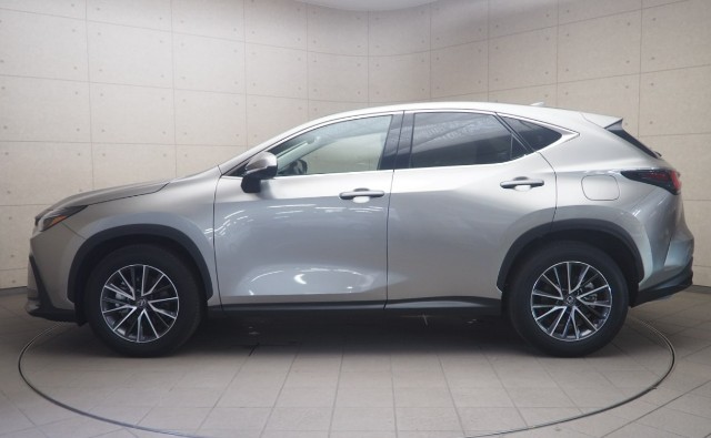 レクサス NX350h ヒョウジュンシャ