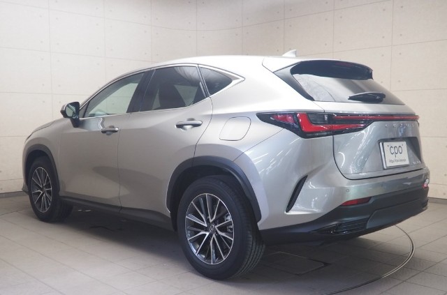 レクサス NX350h ヒョウジュンシャ