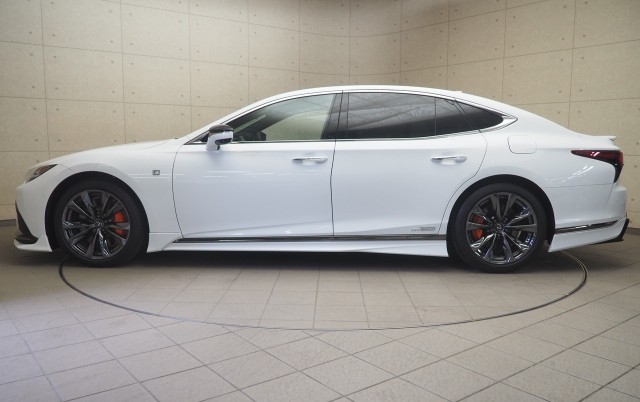 レクサス LS500h Fスポーツ