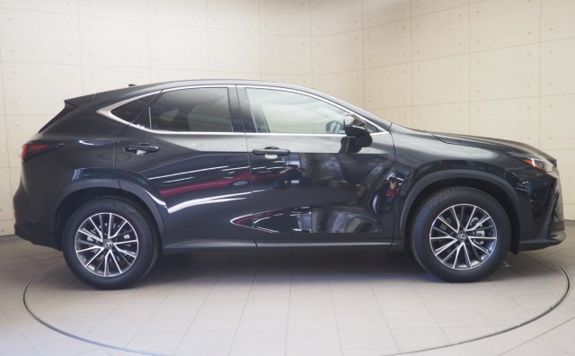 レクサス NX350h ヒョウジュン